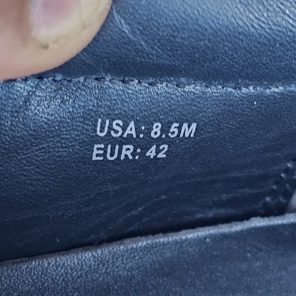 VINCE like NEW - Picture 6 of 6